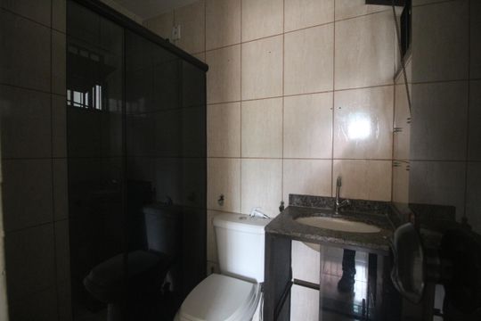 Banheiro de apartamento para alugar com 1 quarto, 38m² em Santos Dumont, Nilópolis