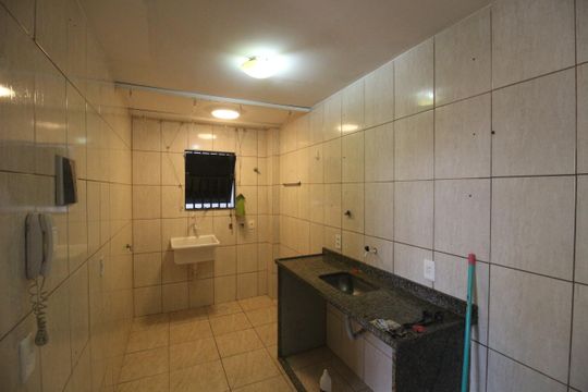 Cozinha de apartamento para alugar com 1 quarto, 38m² em Santos Dumont, Nilópolis
