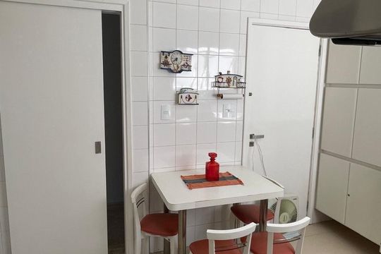 Cozinha de apartamento para alugar com 3 quartos, 100m² em Barra Funda, Guarujá