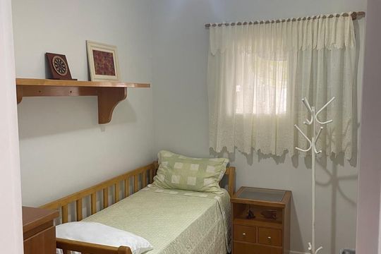 Quarto de apartamento para alugar com 3 quartos, 100m² em Barra Funda, Guarujá