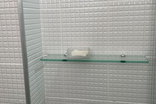 Banheiro de apartamento para alugar com 3 quartos, 100m² em Barra Funda, Guarujá