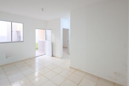 Sala de casa de condomínio para alugar com 2 quartos, 56m² em Condominio Vic Pisa, Indaiatuba