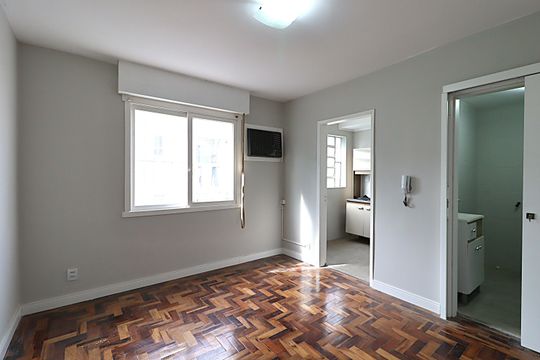 Apartamento à venda com 1 quarto, 55m² em Vila Ipiranga, Porto Alegre