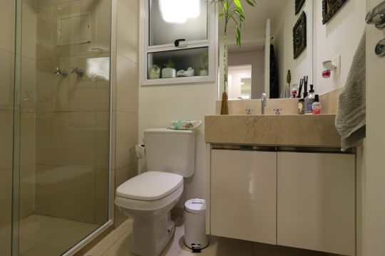 Banheiro Social de apartamento à venda com 2 quartos, 94m² em Vila Valparaíso, Santo André
