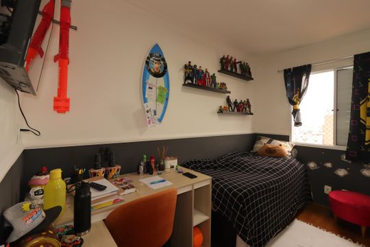 Quarto de apartamento à venda com 2 quartos, 94m² em Vila Valparaíso, Santo André