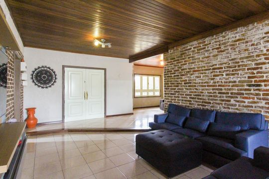 Sala de casa de condomínio para alugar com 3 quartos, 280m² em Sítio Tunel Verde, Cachoeirinha