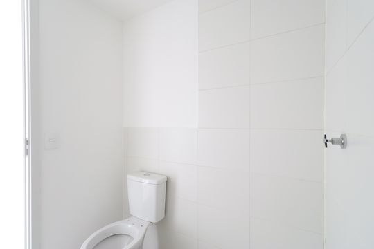 Banheiro de apartamento para alugar com 2 quartos, 42m² em Barra Funda, São Paulo