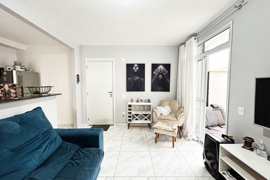 Apartamento à venda com 3 quartos, 82m² em Colonial, Contagem