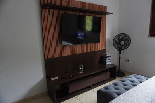 Suíte de casa à venda com 2 quartos, 141m² em Vila Carmosina, São Paulo