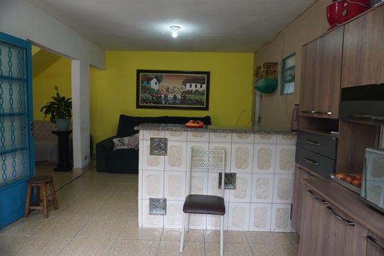 Casa à venda com 2 quartos, 141m² em Vila Carmosina, São Paulo