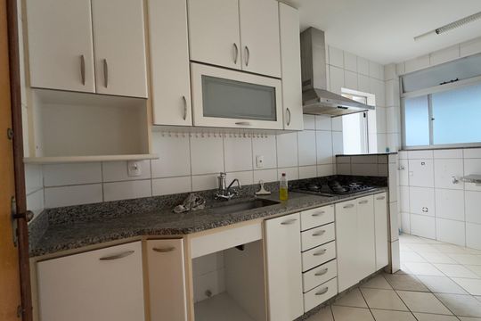 Cozinha de apartamento para alugar com 2 quartos, 145m² em Buritis, Belo Horizonte