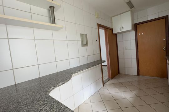 Cozinha de apartamento para alugar com 2 quartos, 145m² em Buritis, Belo Horizonte