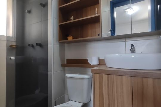 Banheiro de apartamento à venda com 3 quartos, 72m² em Jardim Maria Rosa, Taboão da Serra