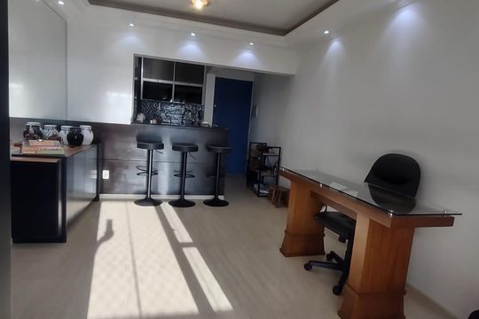 Sala de apartamento à venda com 3 quartos, 72m² em Jardim Maria Rosa, Taboão da Serra