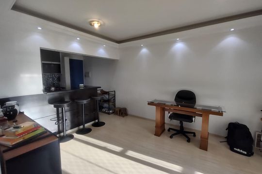 Sala de apartamento à venda com 3 quartos, 72m² em Jardim Maria Rosa, Taboão da Serra