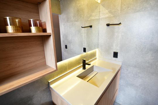 Banheiro Suíte de apartamento para alugar com 1 quarto, 51m² em Cambuí, Campinas