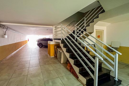 Acesso Garagem de apartamento à venda com 2 quartos, 113m² em Vila Lucinda, Santo André