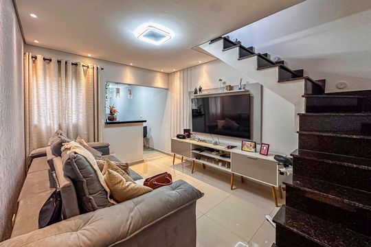 Apartamento à venda com 2 quartos, 113m² em Vila Lucinda, Santo André
