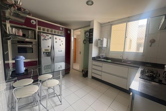 Cozinha de apartamento para alugar com 3 quartos, 128m² em Nova Suiça, Goiânia