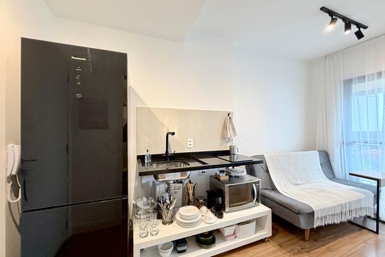 Cozinha  de kitnet/studio para alugar com 1 quarto, 28m² em Jardim das Acacias, São Paulo
