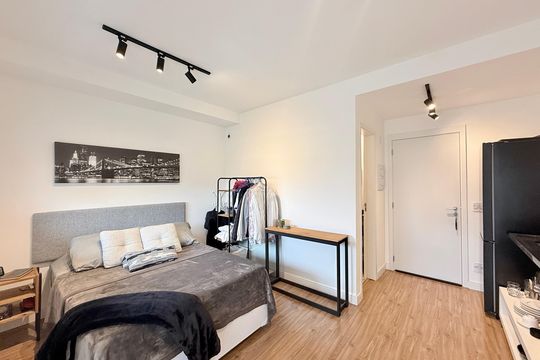 Quarto de kitnet/studio à venda com 1 quarto, 28m² em Jardim das Acacias, São Paulo
