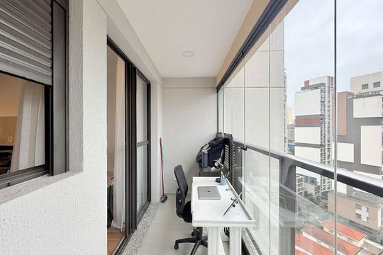 Sacada de kitnet/studio para alugar com 1 quarto, 28m² em Jardim das Acacias, São Paulo