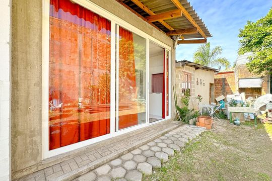 Entrada de casa para alugar com 1 quarto, 30m² em São João do Rio Vermelho, Florianópolis