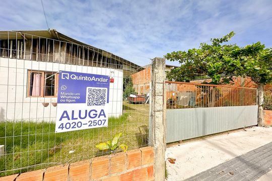 Plaquinha de casa para alugar com 1 quarto, 30m² em São João do Rio Vermelho, Florianópolis