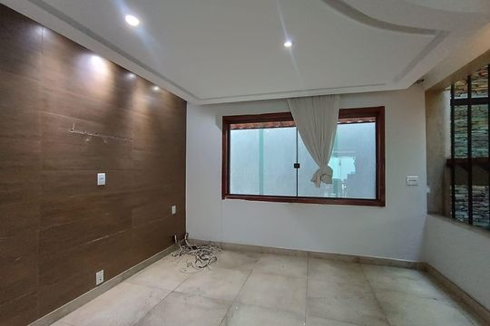 Casa para alugar com 4 quartos, 420m² em Jardim Riacho das Pedras, Contagem