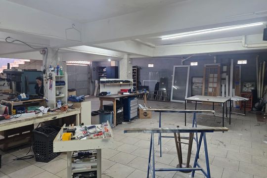 Garagem Fundos  de casa à venda com 4 quartos, 295m² em Jardim Rosana, Guarulhos