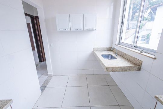 cozinha de apartamento para alugar com 2 quartos, 69m² em Liberdade, Belo Horizonte