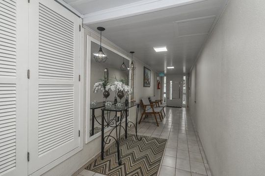 Hall de entrada de apartamento à venda com 3 quartos, 102m² em Jardim Itu, Porto Alegre