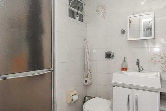 Banheiro da Suíte de apartamento à venda com 3 quartos, 102m² em Jardim Itu, Porto Alegre