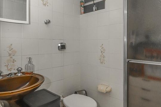 Banheiro Social de apartamento à venda com 3 quartos, 102m² em Jardim Itu, Porto Alegre