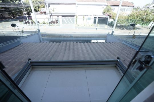 Varanda da Suíte 2 de casa à venda com 3 quartos, 136m² em Parque Amazonia, Goiânia