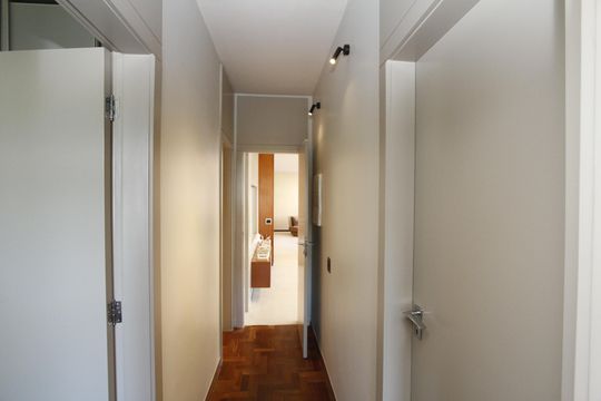 Corredor de apartamento à venda com 3 quartos, 140m² em Santa Lúcia, Belo Horizonte