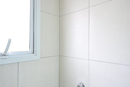 Chuveiro do Banheiro da Suíte 1 de apartamento à venda com 2 quartos, 82m² em Vila Andrade, São Paulo