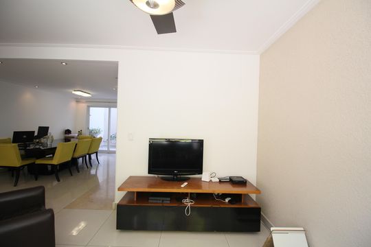 Casa à venda com 4 quartos, 210m² em Jardim Colombo, São Paulo