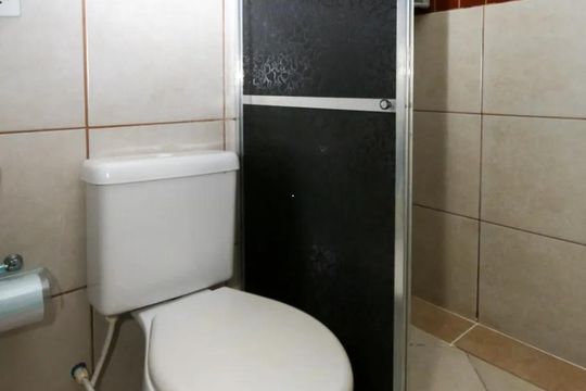 Banheiro de apartamento para alugar com 1 quarto, 36m² em São José, Canoas