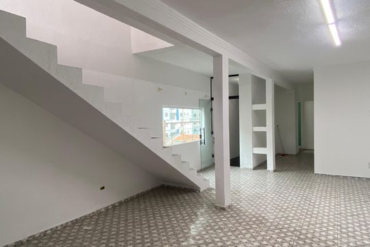 Casa à venda com 6 quartos, 600m² em São Pedro, Osasco