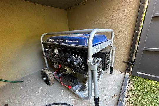 Gerador de energia (gasolina) de casa à venda com 2 quartos, 1000m² em Portal da Serra, Barueri