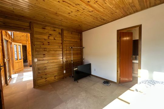 Suíte 2 de casa à venda com 2 quartos, 1000m² em Portal da Serra, Barueri