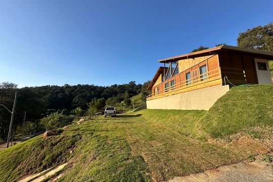 Quintal de casa à venda com 2 quartos, 1000m² em Portal da Serra, Barueri