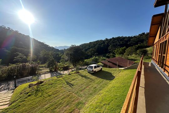 Varanda de casa à venda com 2 quartos, 1000m² em Portal da Serra, Barueri