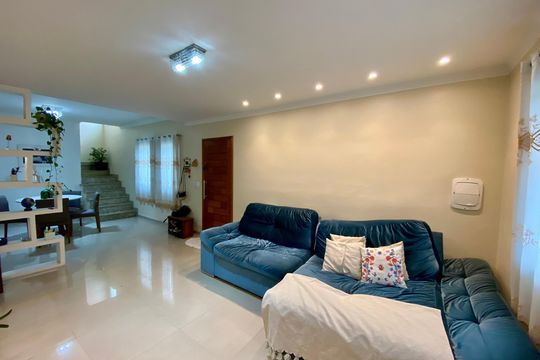 Sala de casa à venda com 3 quartos, 137m² em Jardim Bom Clima, Guarulhos
