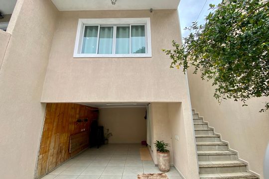 Garagem de casa à venda com 3 quartos, 137m² em Jardim Bom Clima, Guarulhos