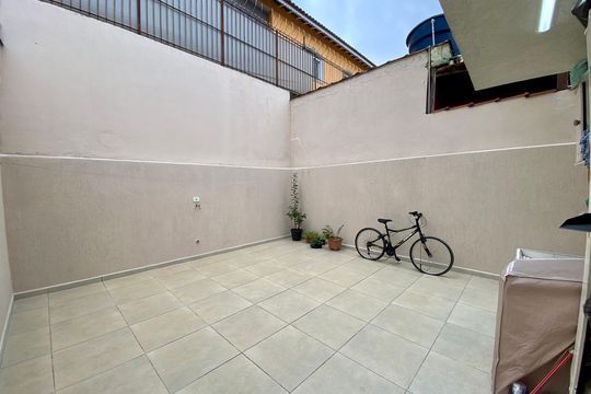 Quintal de casa à venda com 3 quartos, 137m² em Jardim Bom Clima, Guarulhos