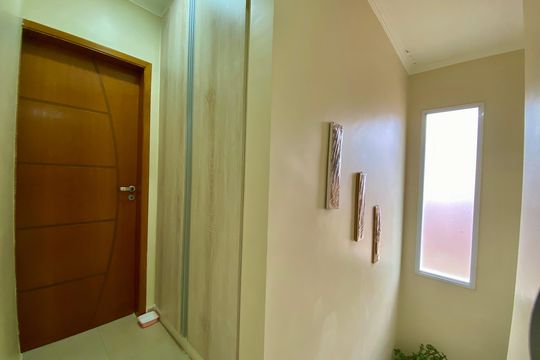 Escada interna de casa à venda com 3 quartos, 137m² em Jardim Bom Clima, Guarulhos