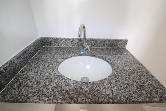 Banheiro  de apartamento para alugar com 2 quartos, 40m² em Vila Eldizia, Santo André