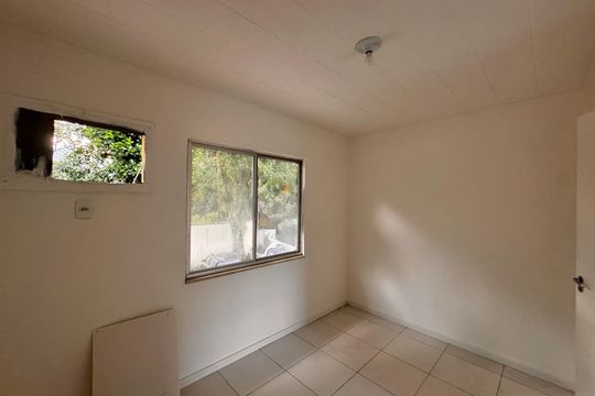 Quarto 2 de casa de condomínio para alugar com 2 quartos, 68m² em Vargem Pequena, Rio de Janeiro